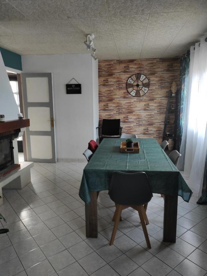 Maison De Village Avec Exterieur Oysonville Zewnętrze zdjęcie